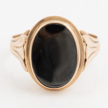 Ring 14K gold and hematite.