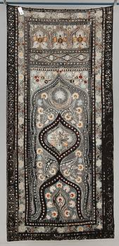 DRAPERI, ull samt silke, Östeuropa, tidigt 1900-tal. Ca 265x121.