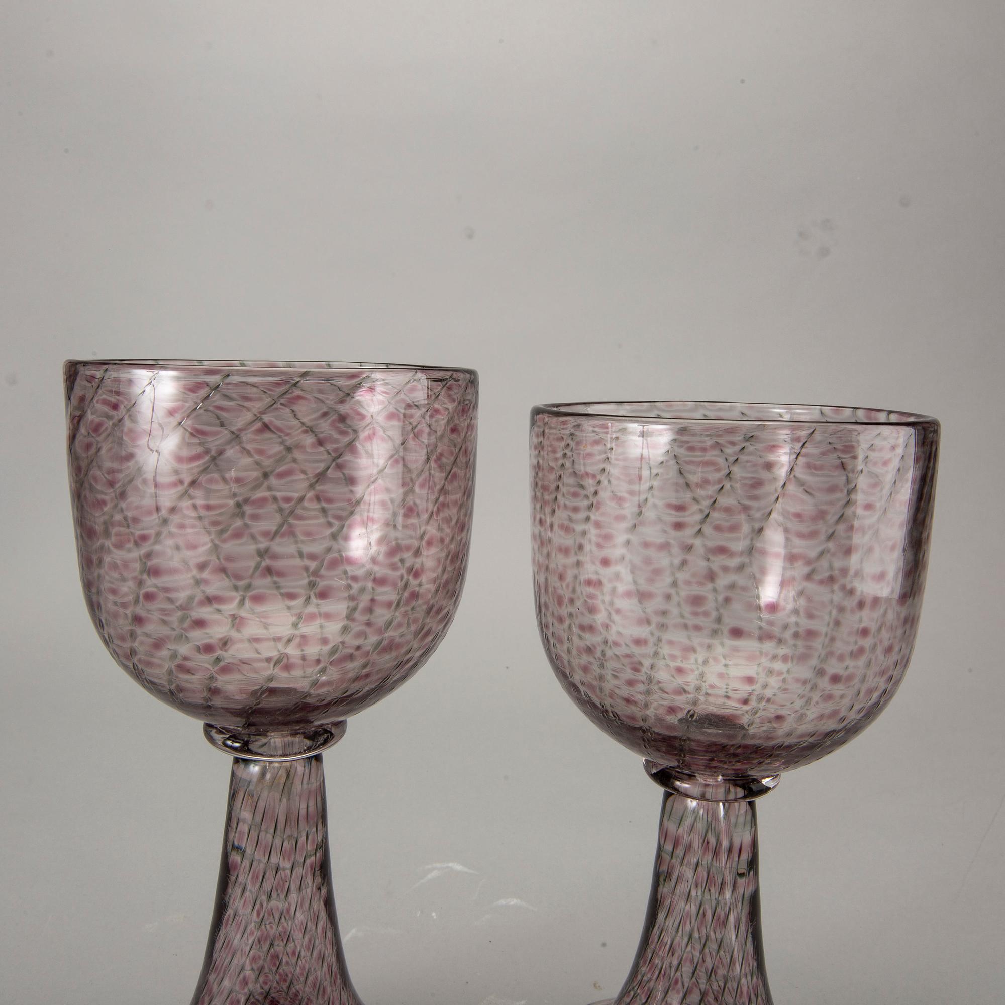 KERTTU NURMINEN, pokalglas, 2 st, Nuutajärvi Notsjö, signerade.