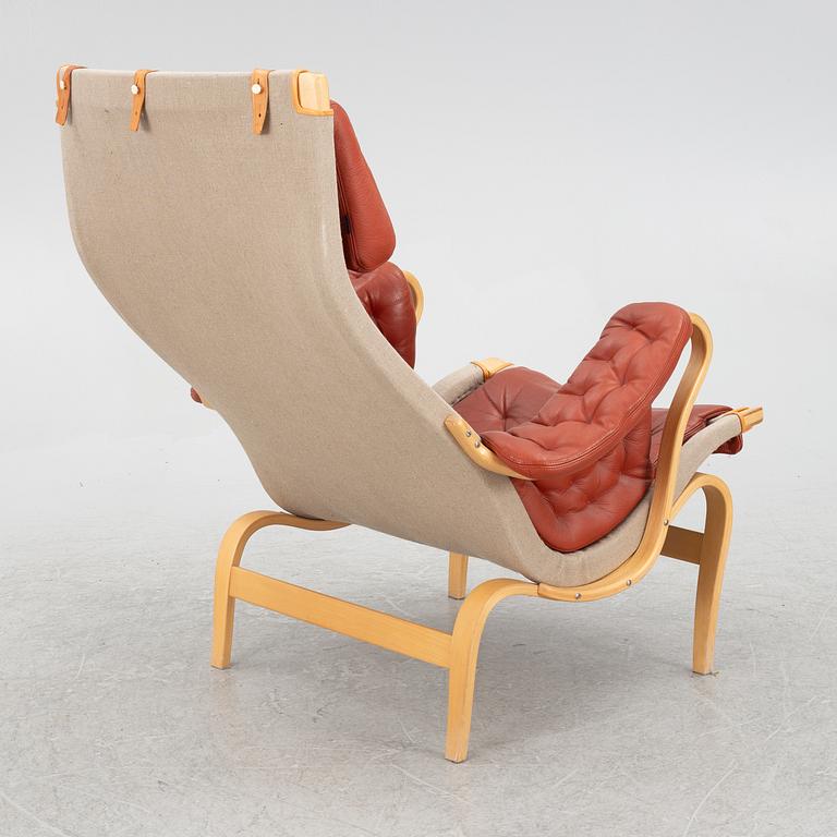 Bruno Mathsson, fåtölj med fotpall, "Pernilla", Dux.