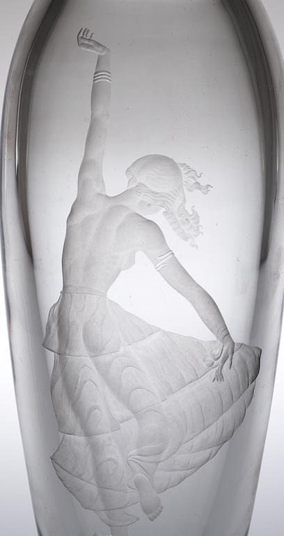 A Simon Gate engraved glass vase, Orrefors 1942.