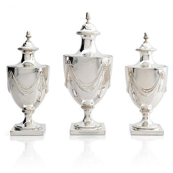 307. Bordsgarnityr, 3 delar, silver, troligen George Gray, London, England, 1787.