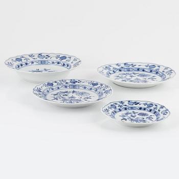 A 33-piece porcelain dinner service, "Ziebelmunter", mostly STadt Meissen, Germany.