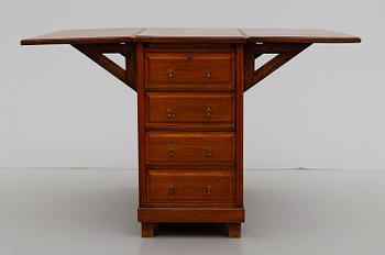 KLAFFBORD, med lådhurts, 1900-talets första hälft.