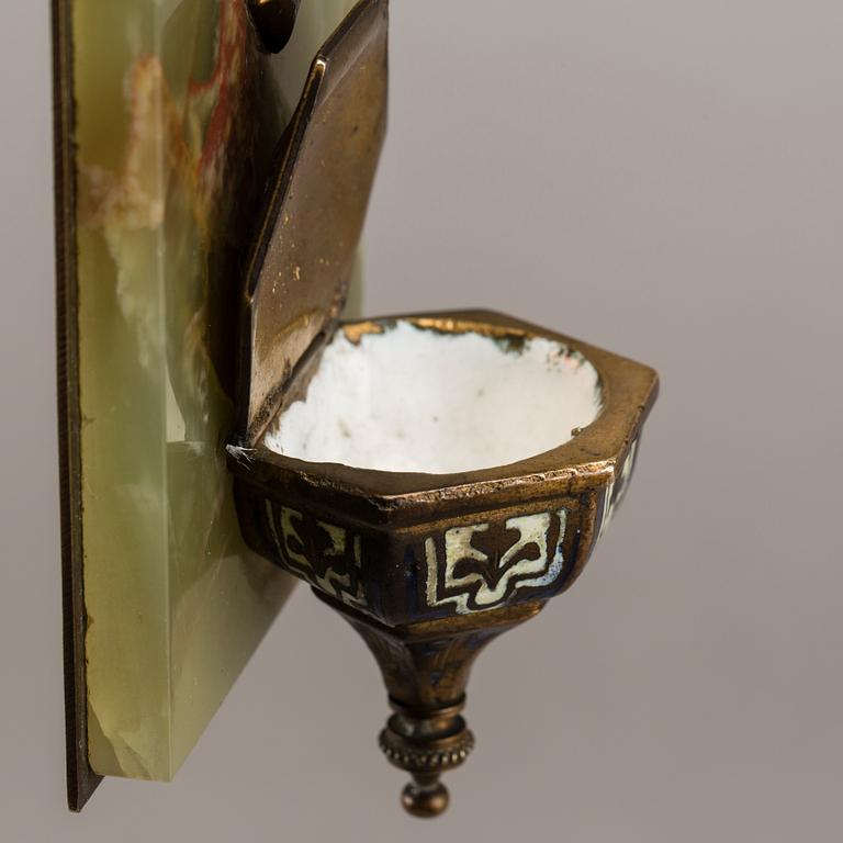 KRUCIFIX med VIGVATTENSKÅL, 1900-tal.