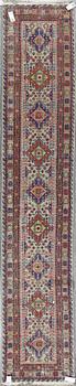 GALLERIMATTA, orientalisk, ca 358x70 cm.