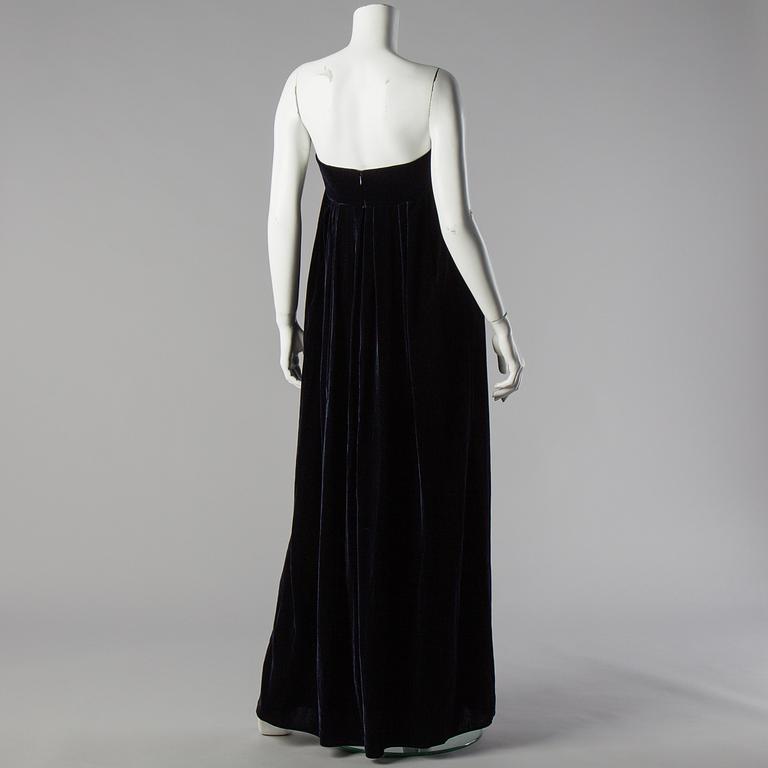 a Vera wang dress size 42/8.