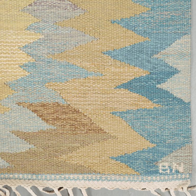 CARPET. "Solfläckar". Tapestry weave. 407,5 x 249,5 cm. Signed AB MMF BN.