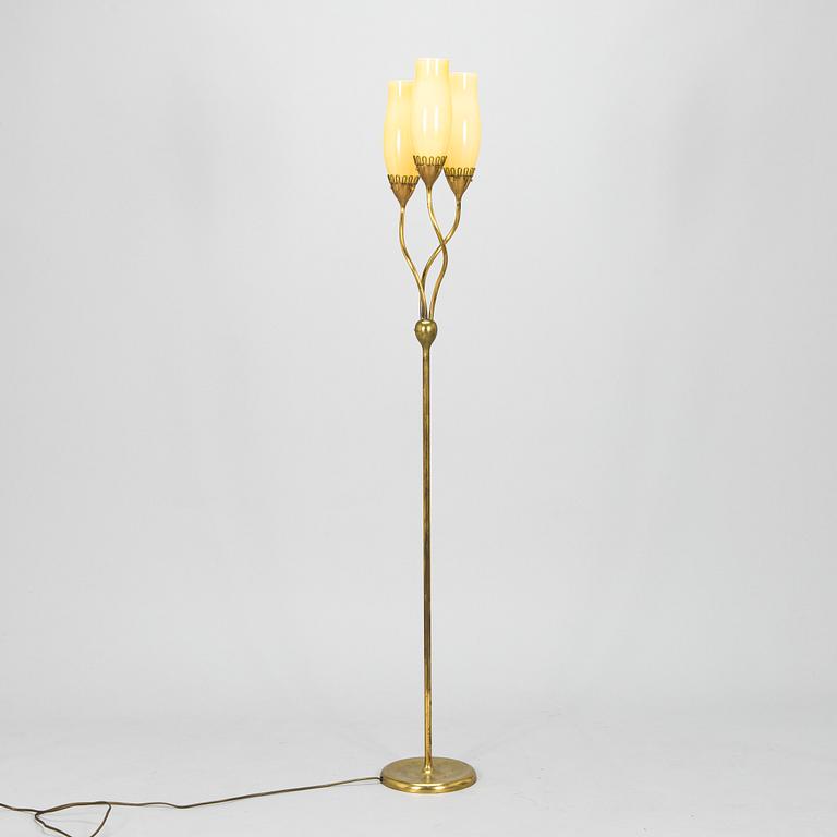 Mauri Almari, golvlampa, modell 62046 Idman 1900-talets mitt.