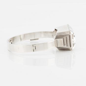 Wiwen Nilsson, armring, silver med stor bergkristall, Lund 1964.