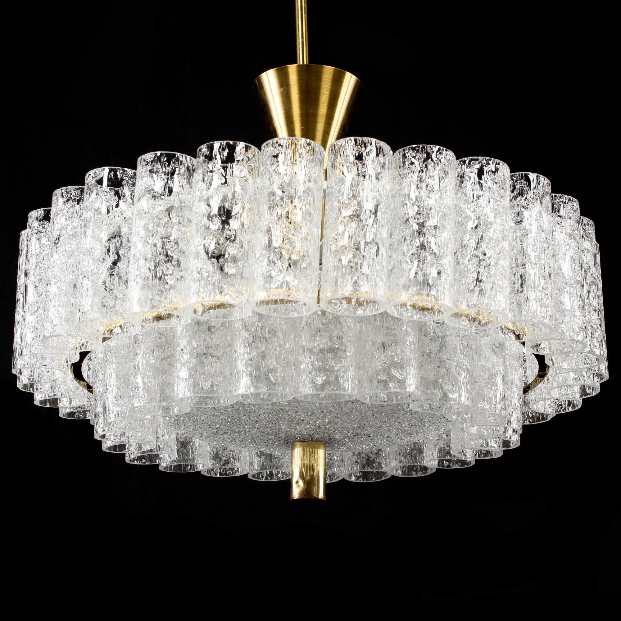 TAKLAMPA, Doria Lichtenwerken, Österrike, 1900-talets andra hälft. Höjd 68 cm.