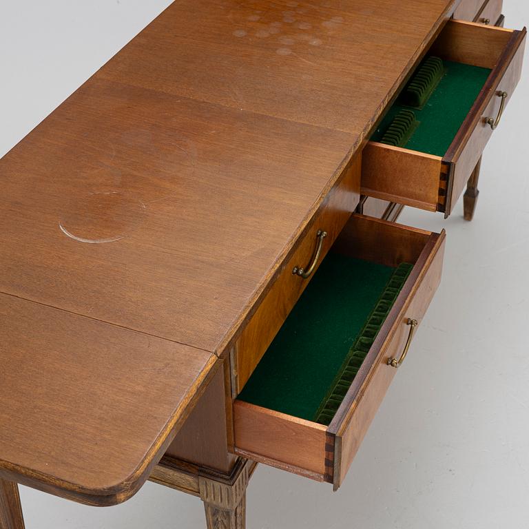 Sideboard/serving sideboard, English style, first half of the 20th century.