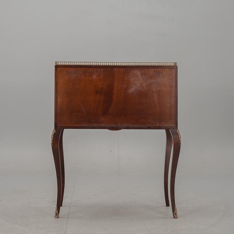 SEKRETÄR, rokokostil, 1900-talets mitt.