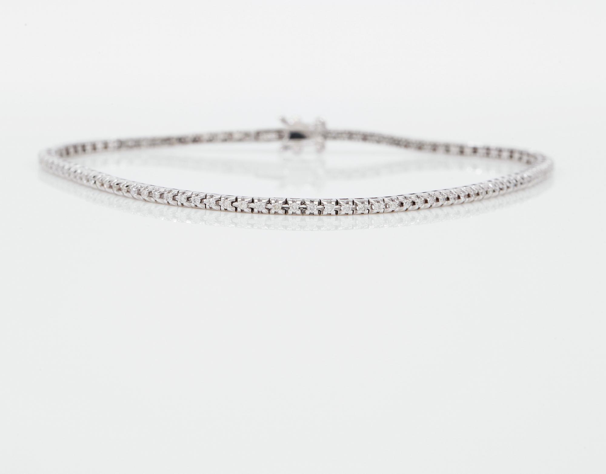 ARMBAND, briljantslipade diamanter totalt ca 0,45 ct.