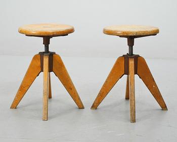 PALLAR, 2 st, industri, omkring 1900-talets mitt.