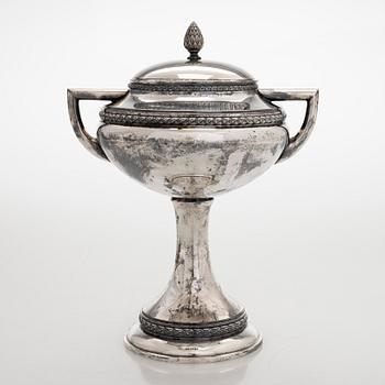 Sockerskål på fot, silver, Finlands Guldsmeds ab, Åbo 1916.