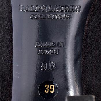 RALPH LAUREN, a pair of black suede boots. Size 39.