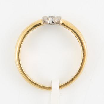 Ring, 18K guld med briljantslipad diamant.