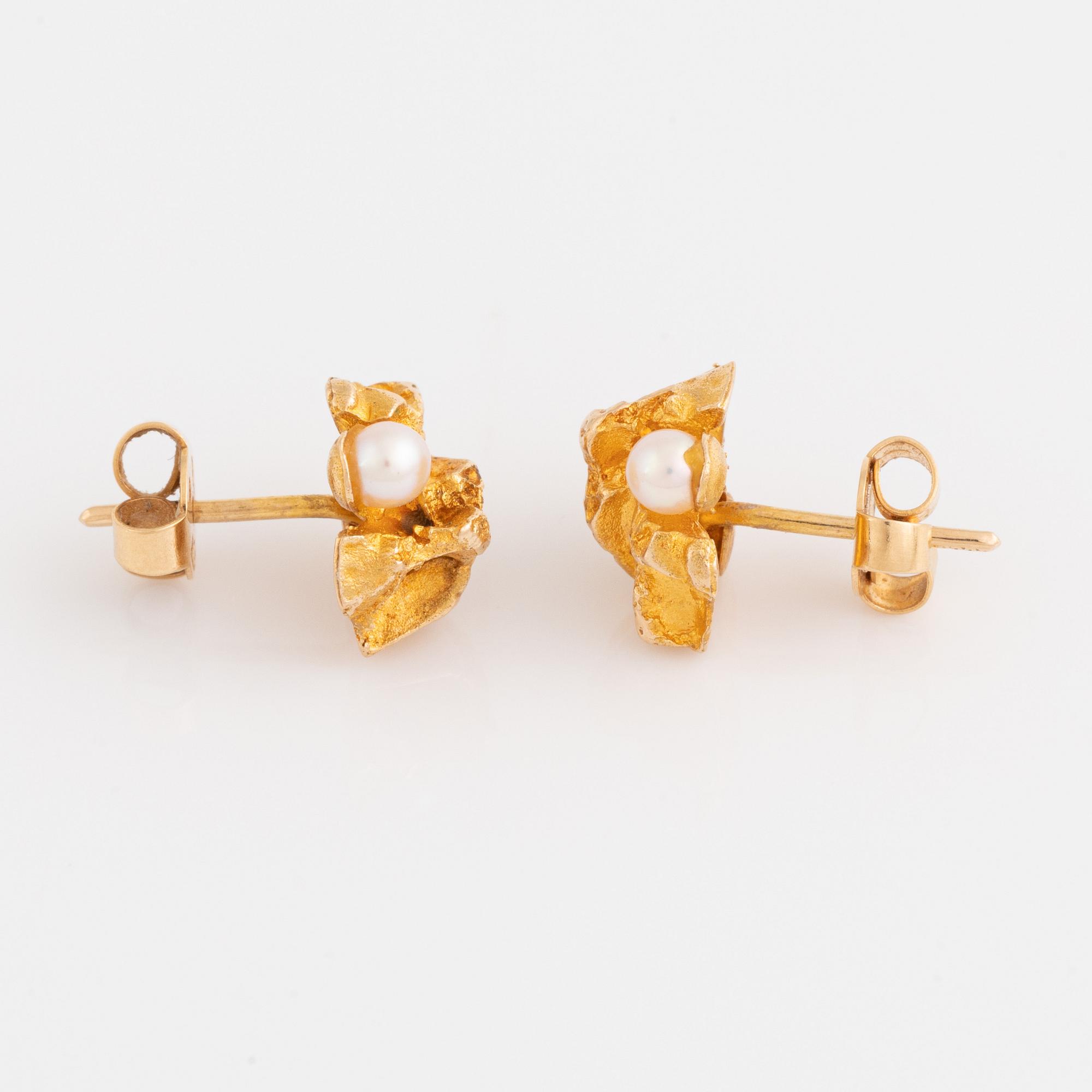 Björn Weckström, "Saana", 14K gold and cultured pearl earrings.