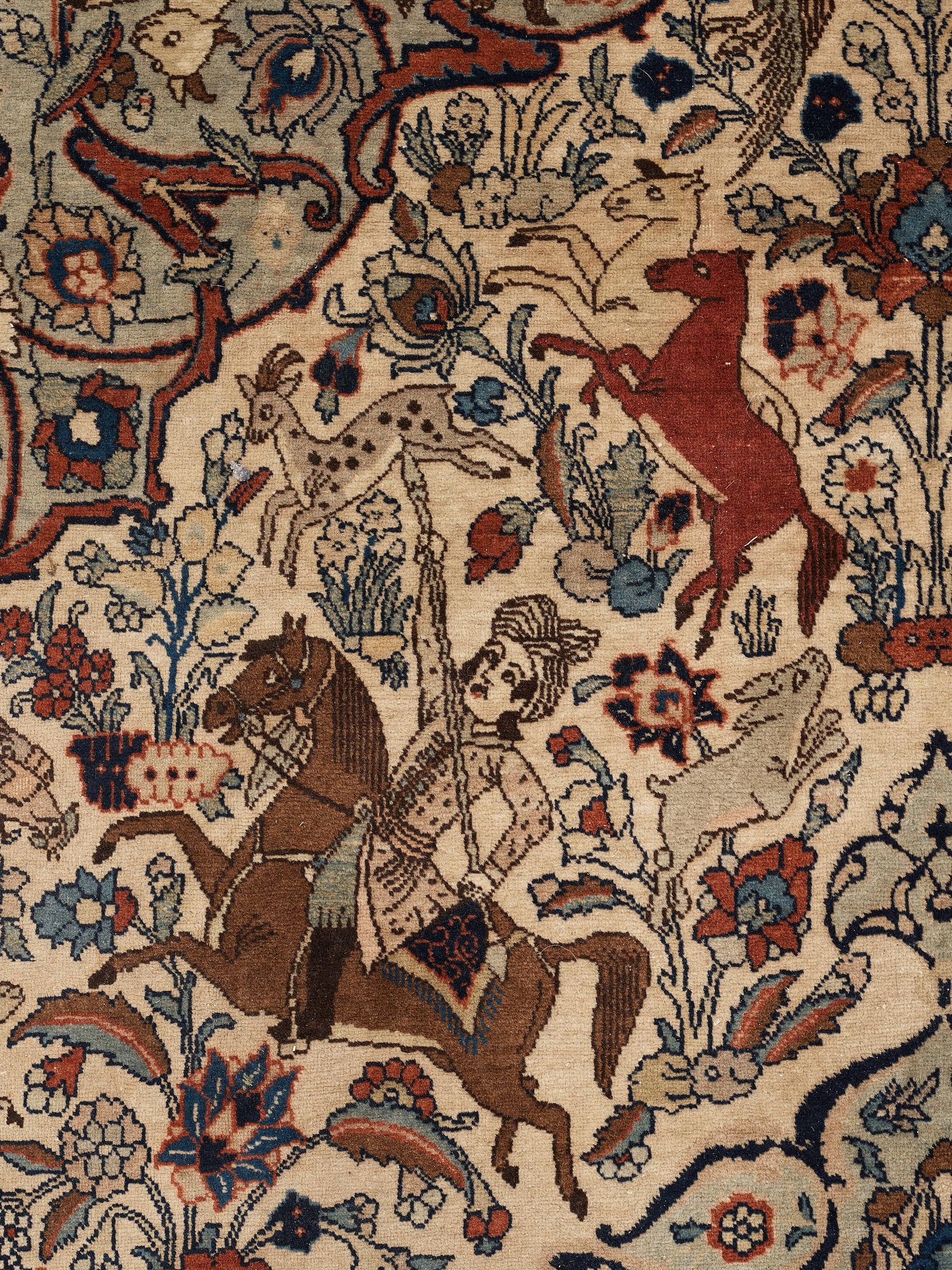 MATTO, semi-antique Tabriz figural, ca 400 x 298,5 cm.