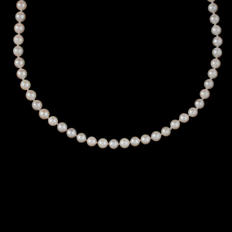 COLLIER, odlade pärlor med lås i sterling silver, utländsk stämpel JKa.