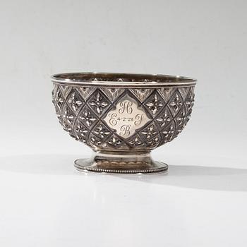 SKÅL, sterling silver, London 1869. Vikt 216 g.