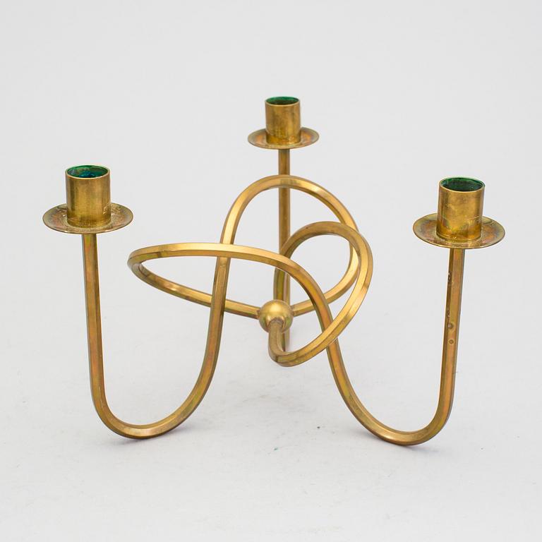 JOSEF FRANK, ljusstake i mässing, "Vänskapsknuten", Firma Svenskt Tenn.