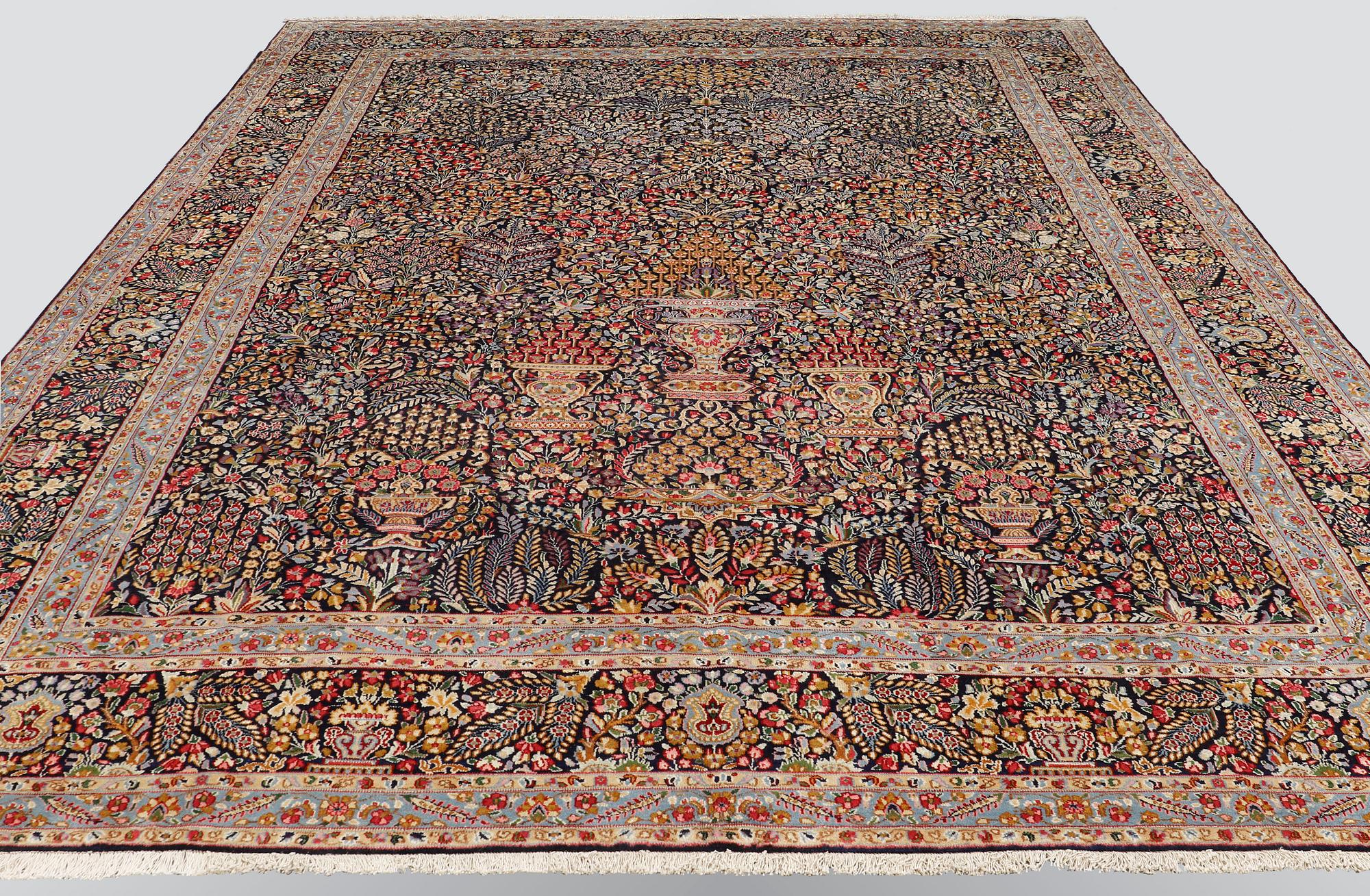 Matto, Kerman 420 x 298 cm.