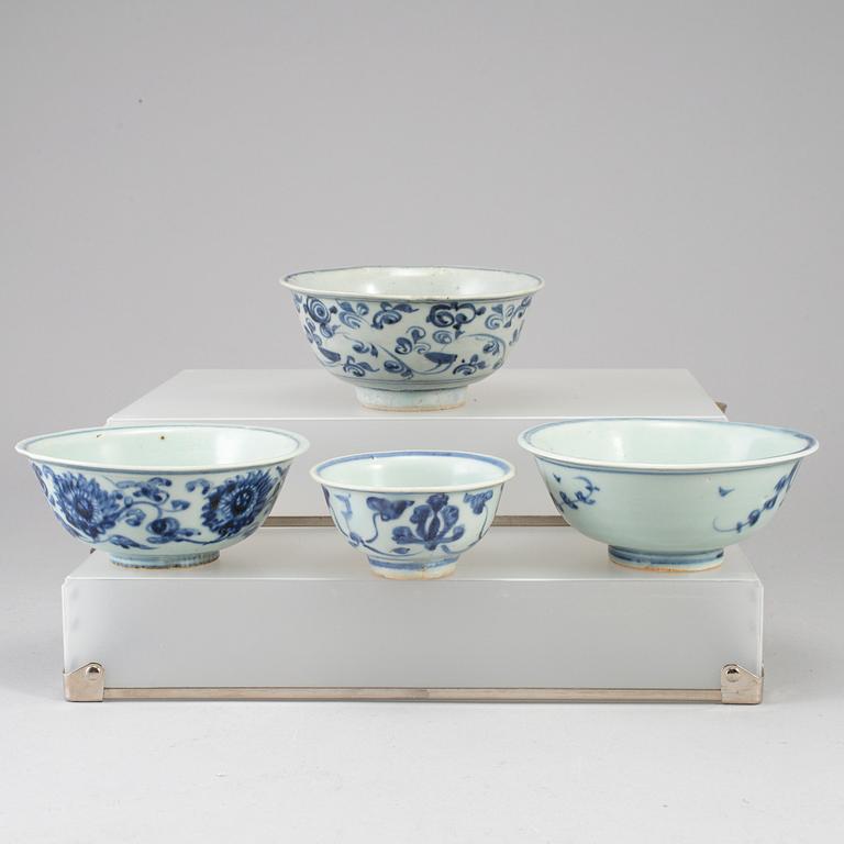 A group of four blue and white bowls, Ming dynasty (1368-1644).