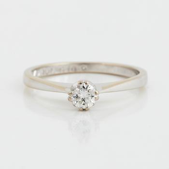 RING, med briljantslipad diamant 0.22 ct enligt gravyr.