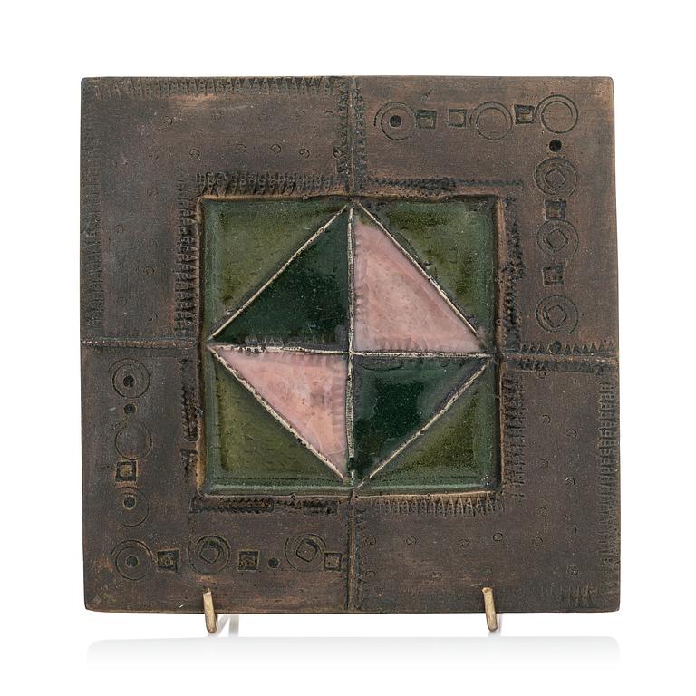 RUT BRYK, reliefi, kivitavaraa, signeerattu BRYK.