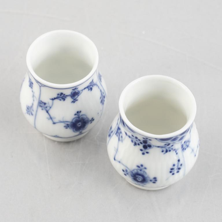 Two 'Blue Fluted' / 'Musselmalet rifflet' porcelain mustard pots, Royal Copenhagen, model 358 and 715, 1898-1923.