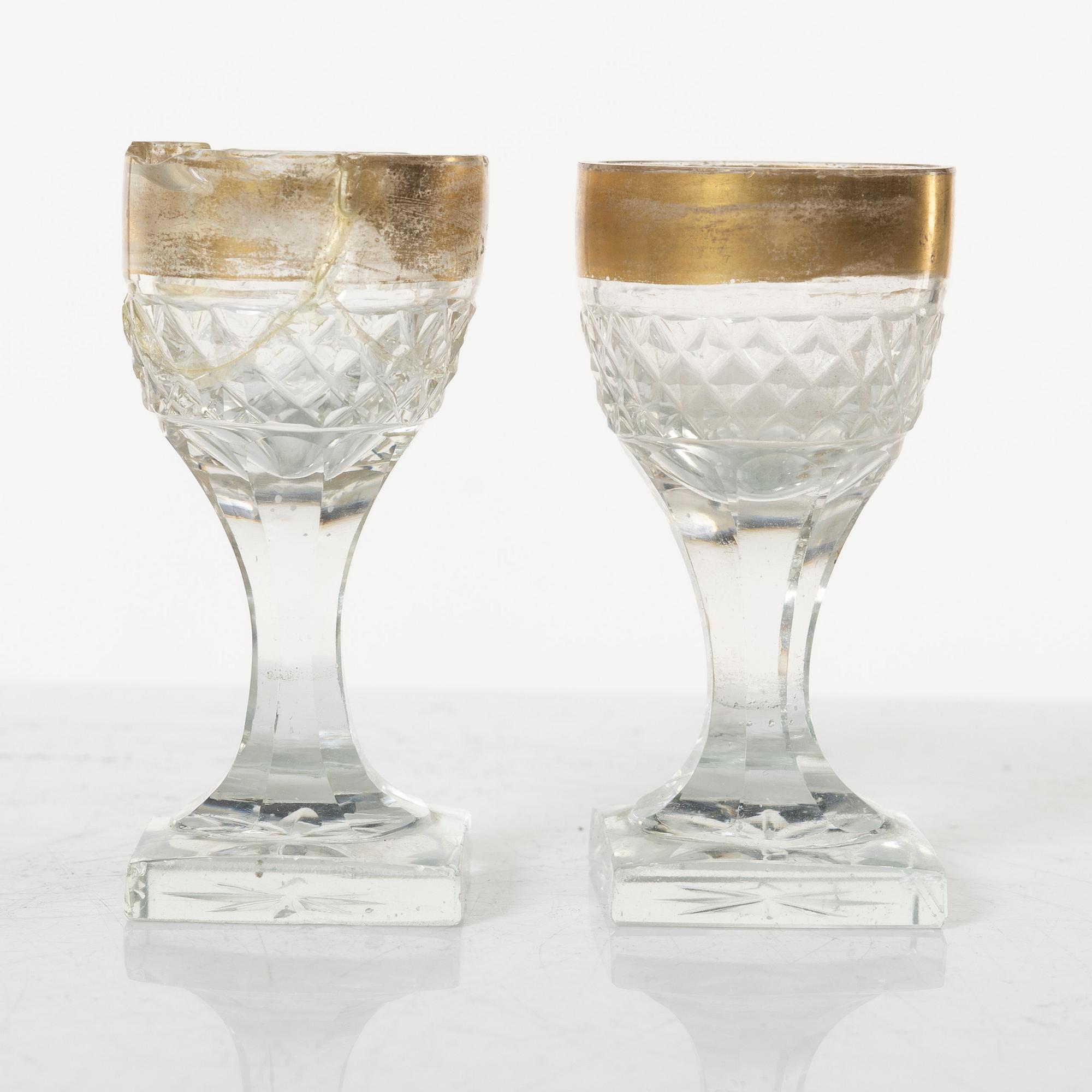 A box with bottles, late Gustavian, circa 1800.