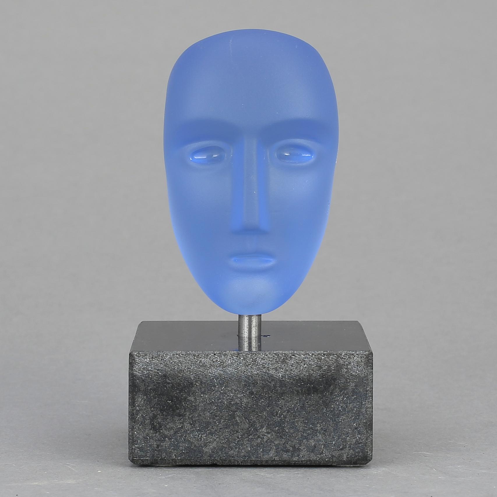 SKULPTUR, glas, Bertil Vallien, Kosta Boda. Signerad och numrerad atelier 9990007/1000.