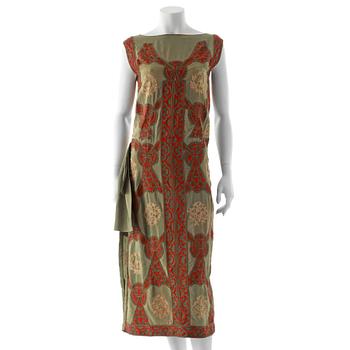 804. DRESS, green silk from the 1920s.