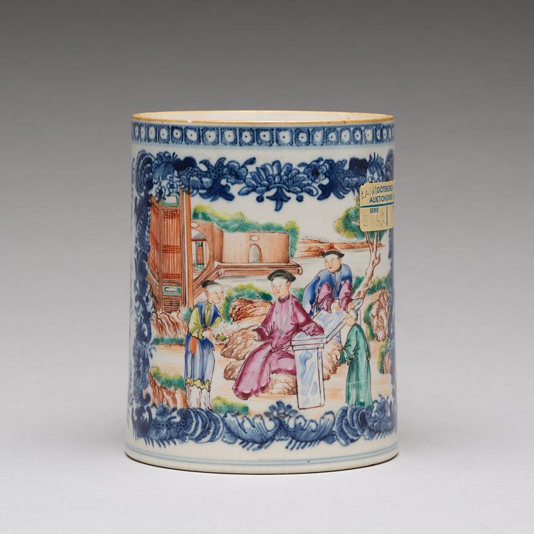 A famille rose mug, Qing dynasty, Qianlong (1736-95).