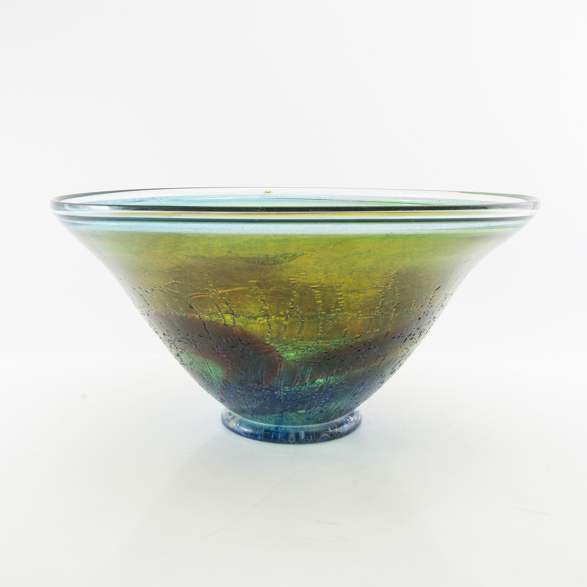 Göran Wärff, decorative bowl Kosta studio late 20th century.