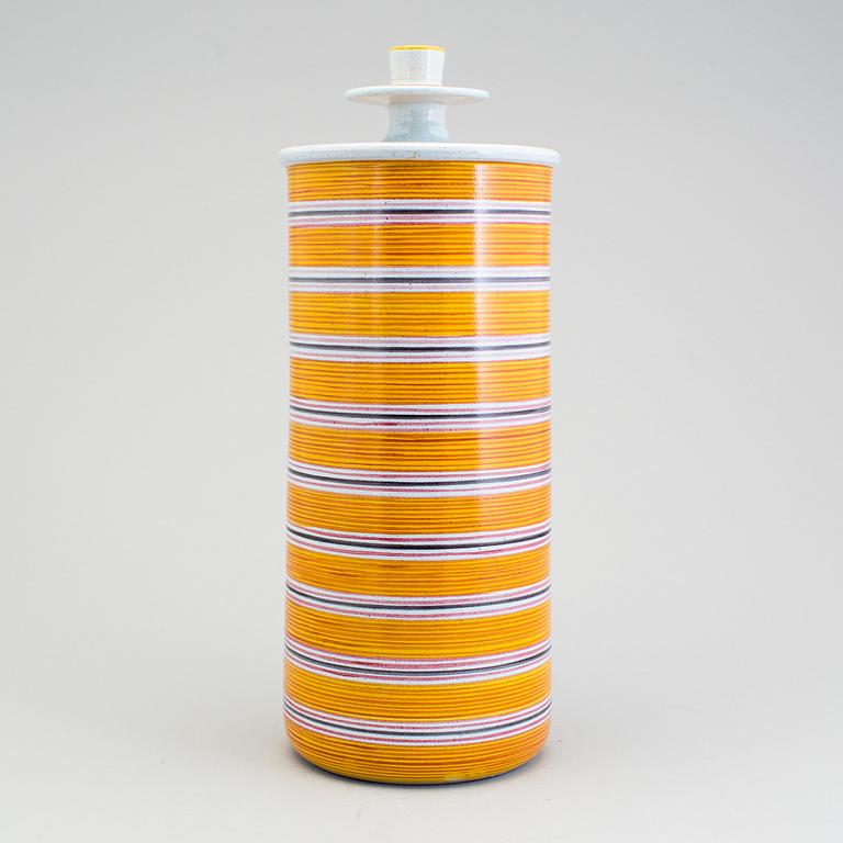 STIG LINDBERG, a lidded jar in faience, Gustavsberg 1960s.