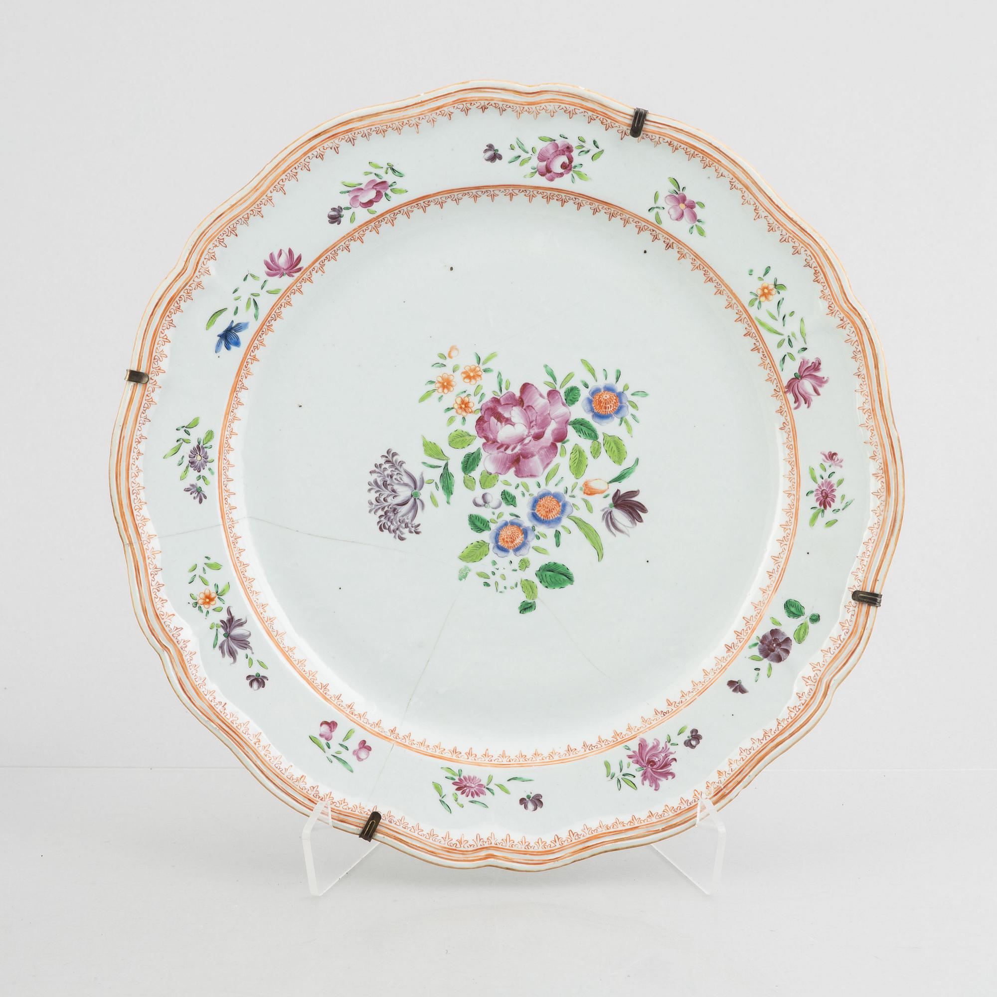 Eight pieces of Chinese Famille Rose porcelain, Qing dynasty, 18th century.