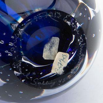 Edvin Öhrström, Vase "The Girl and the Dove" Ariel Orrefors signed.