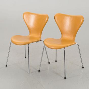 ARNE JACOBSEN, STOLAR, 2 st, "Sjuan", Fritz Hansen,