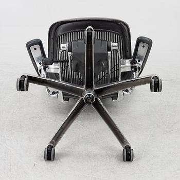 Don Chadwick och Bill Stumpf, skrivbordsstol, "Aeron", Herman Miller.