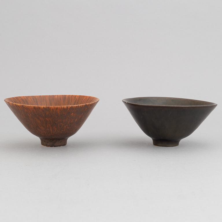 Carl-Harry Stålhane, a set of three stoneware bowls with lid and two bowls for Rörstrand.