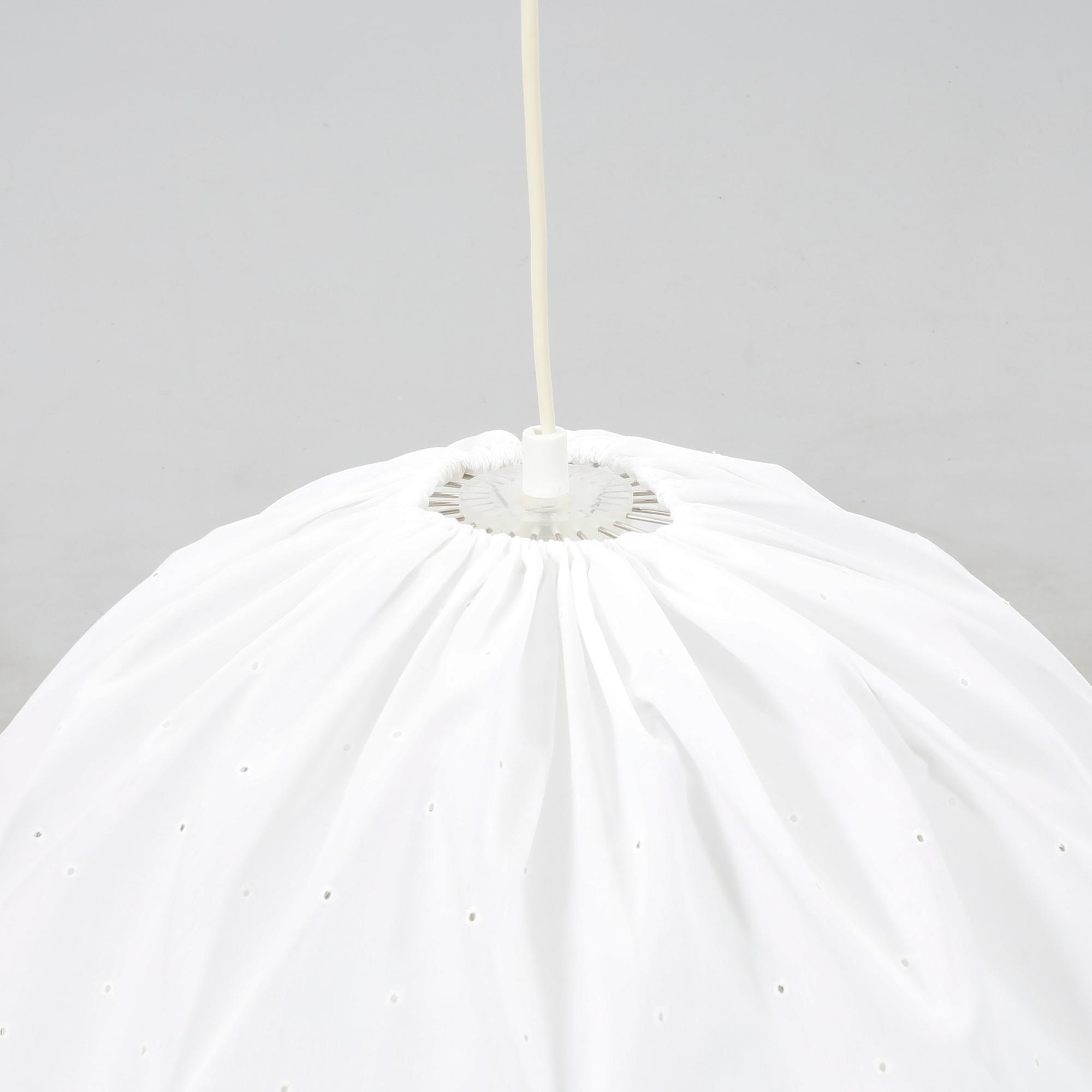 Tore Ahlsén, taklampa, "Pia-lampan", Gärsnäs.