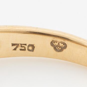 Ring 18K guld med små diamanter.