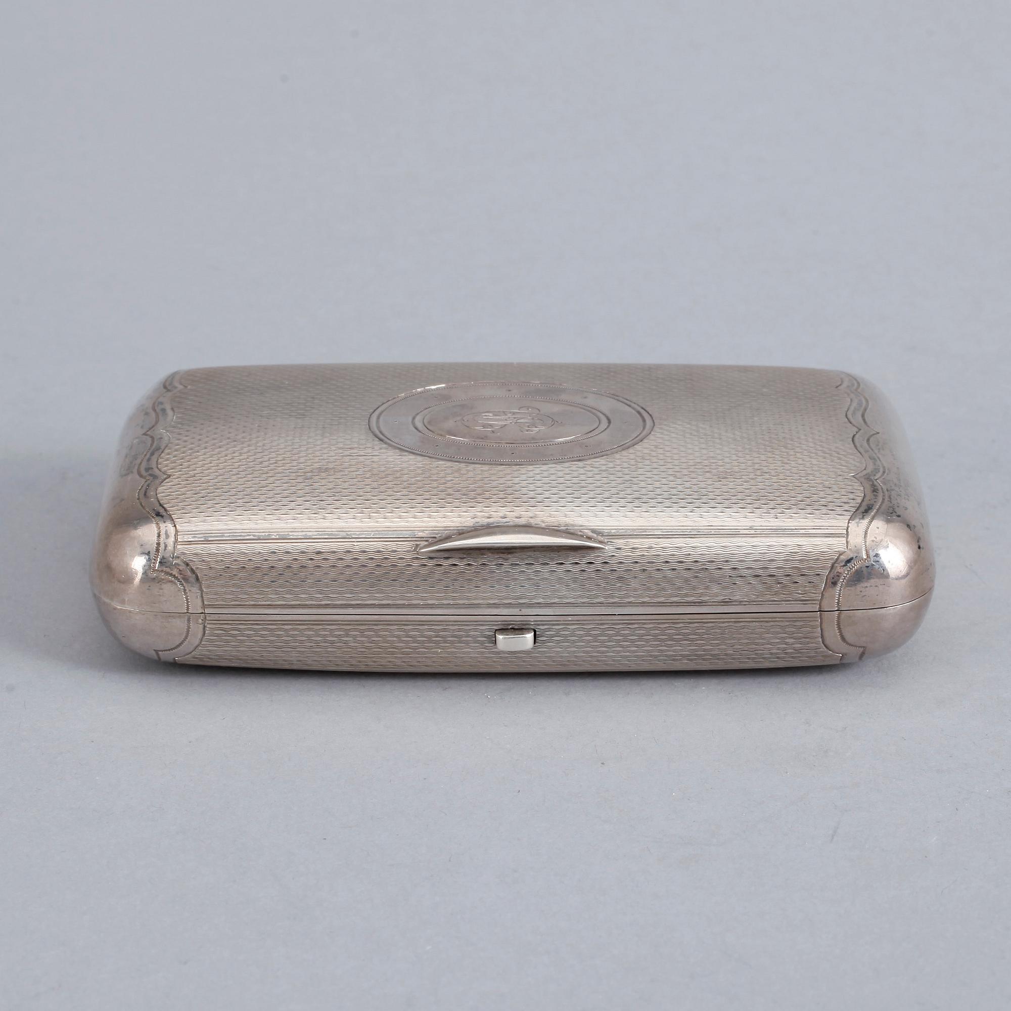 CIGARETTETUI, silver, Moisei Ivanov , St. Petersburg, 1873. Vikt ca 177 gram.