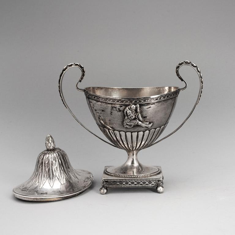 SOCKERSKÅL, silver, Lars Biugg, Jönköping, 1796. Vikt 674 gram.