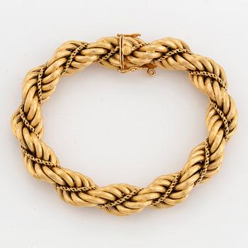 18K gold bracelet.