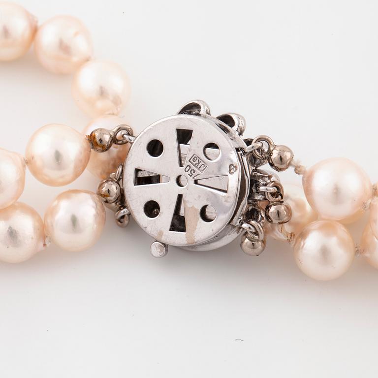 COLLIER, med odlade pärlor, lås med briljantslipade diamanter.