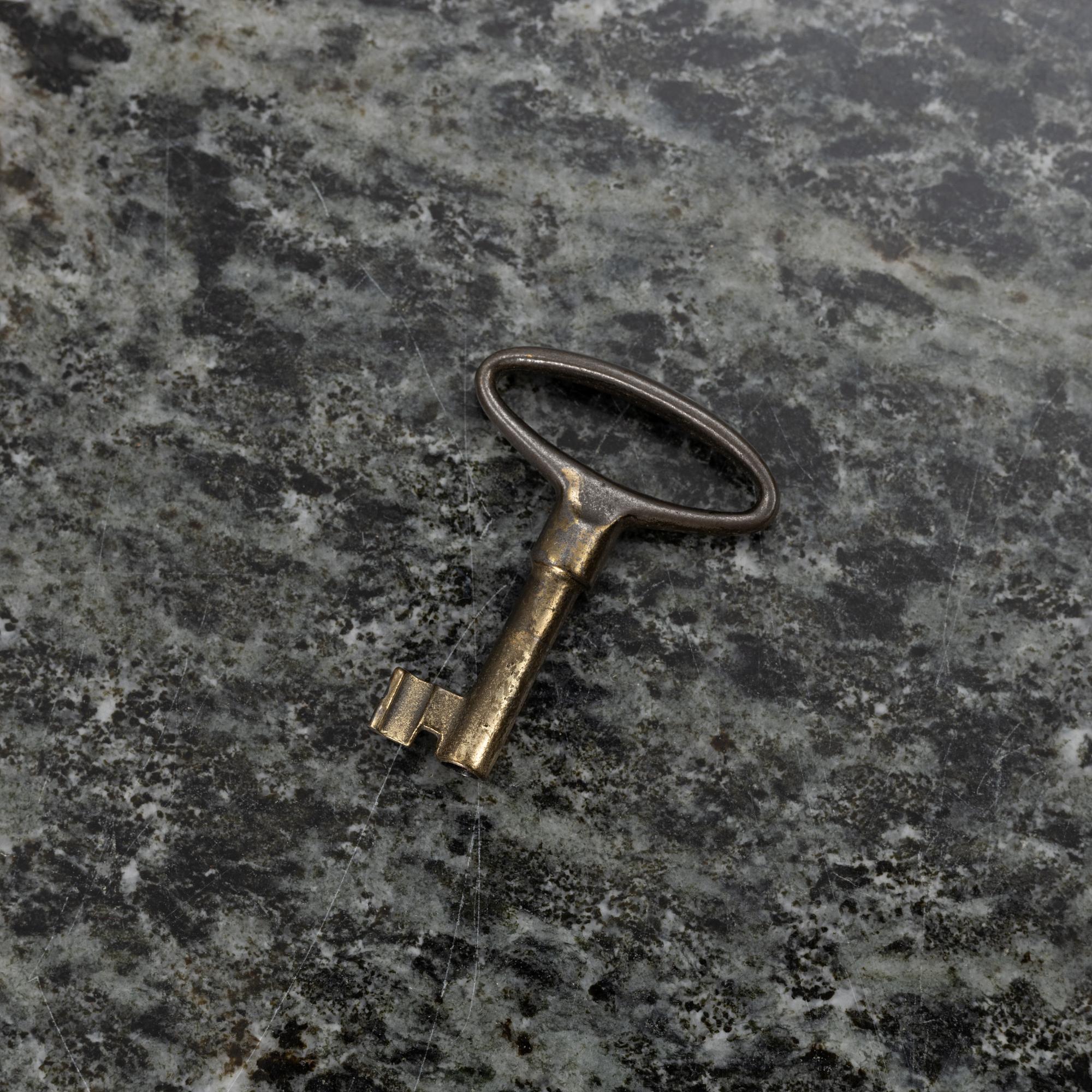 Chest of drawers, Gustavian style, 20th century.